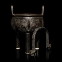 Two Chinese Archaistic Bronze Vessels, 19th Century — 清晚期 仿古銅器兩件