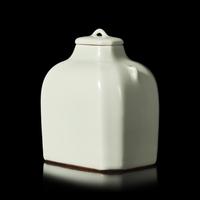 A Chinese Celadon Glazed Covered Jar, Qianlong Mark — 乾隆款 青釉雙係蓋罐