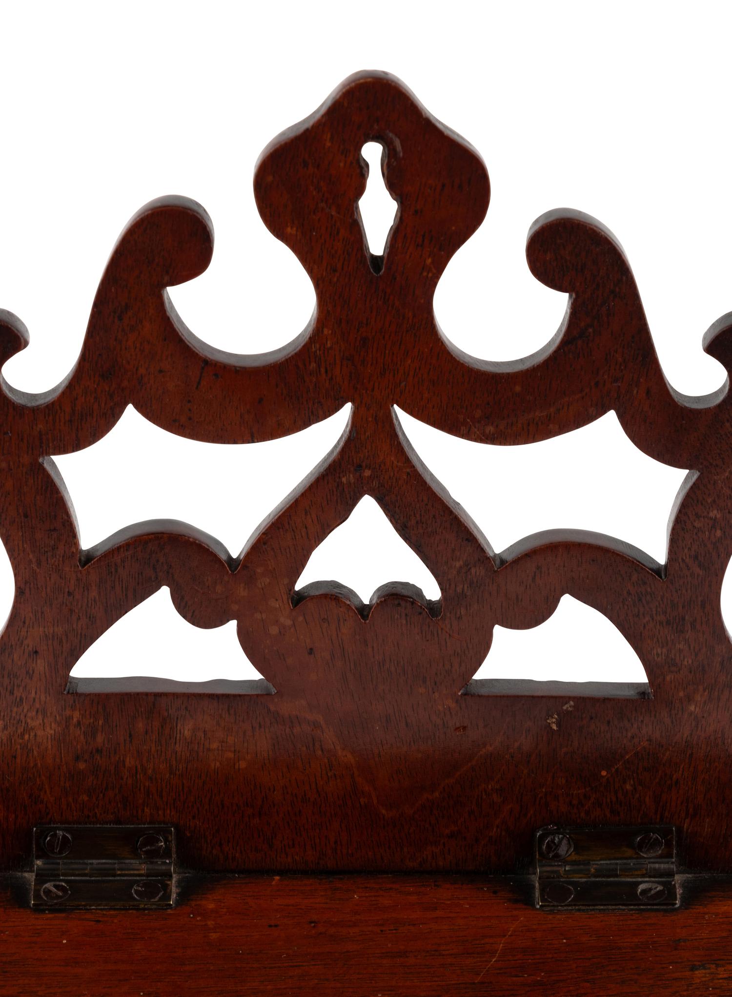 A Federal Mahogany Knife Box