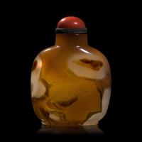 A Chinese Shadow Agate "Birds in a Cave" Snuff Bottle