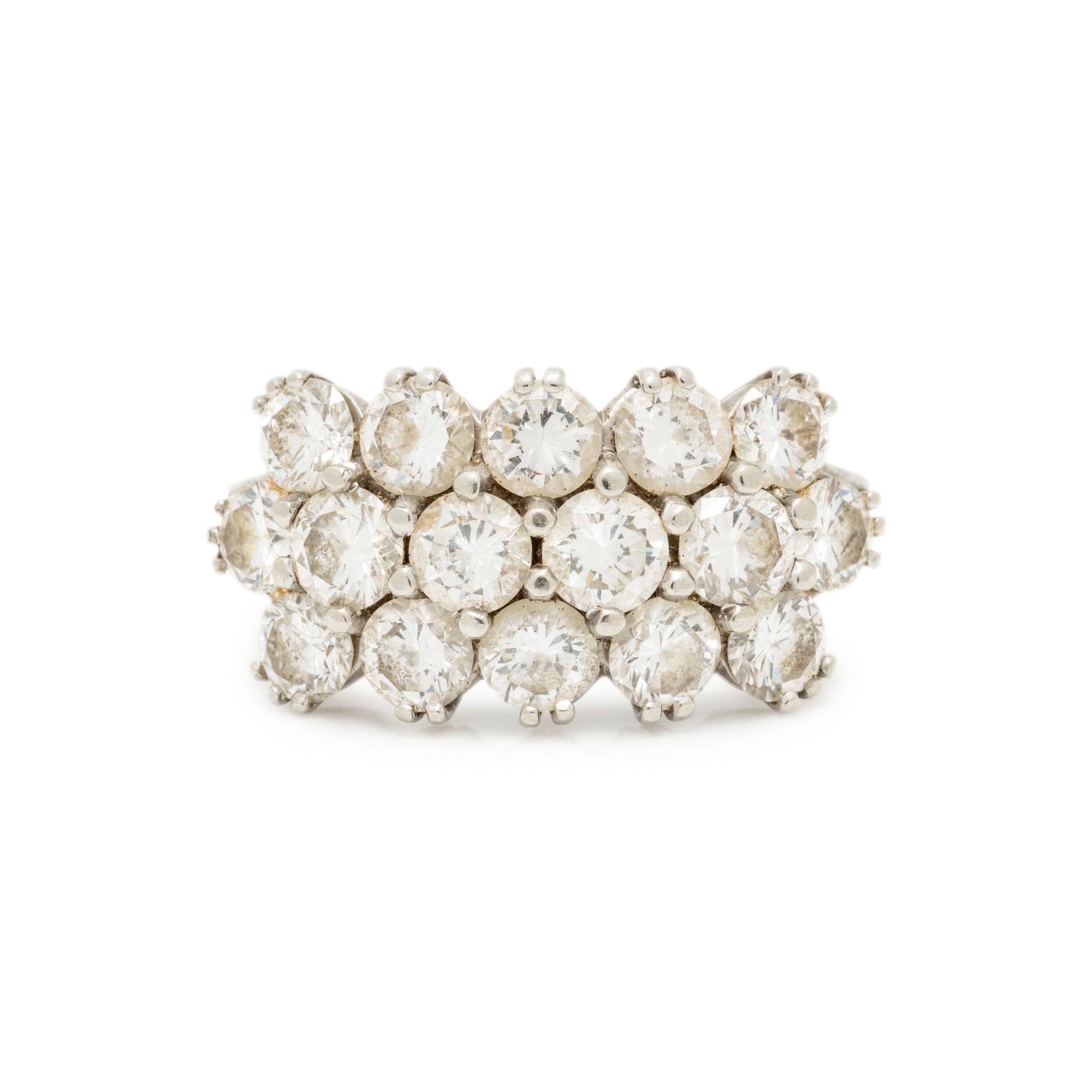 WHITE GOLD AND DIAMOND RING