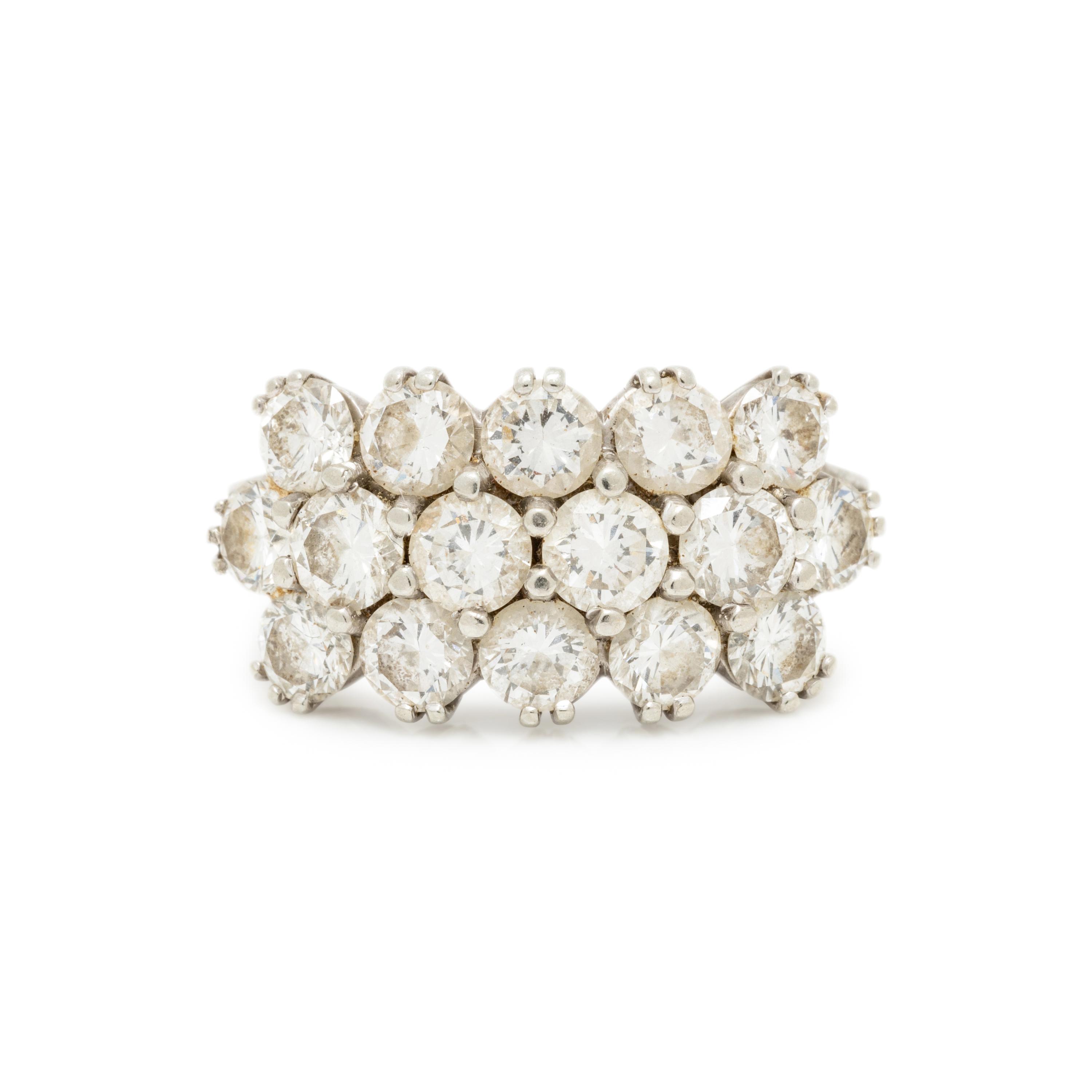 WHITE GOLD AND DIAMOND RING