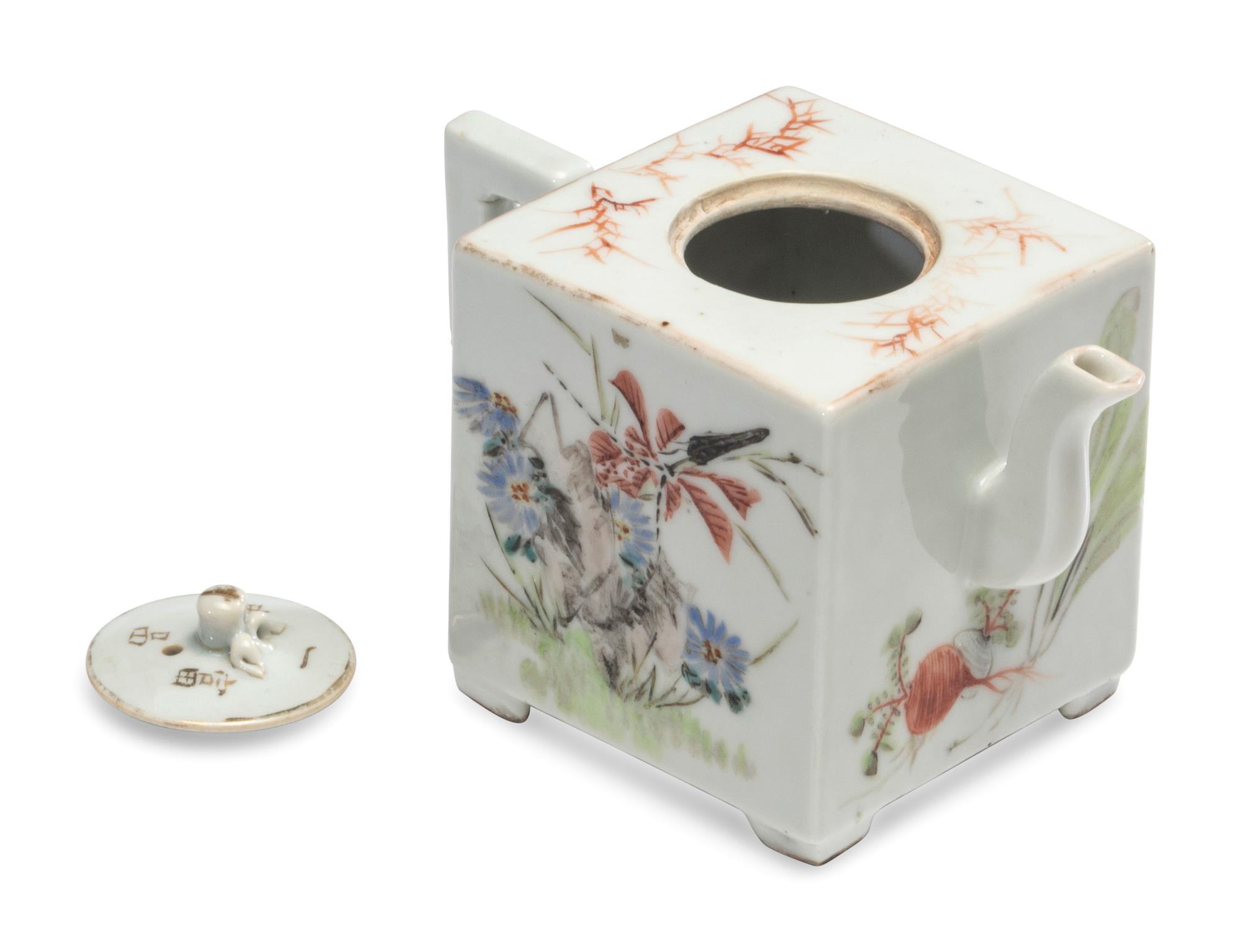 A Collection of Chinese Export Porcelain Articles