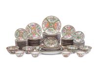 A Chinese Export Rose Medallion Porcelain Dining Set