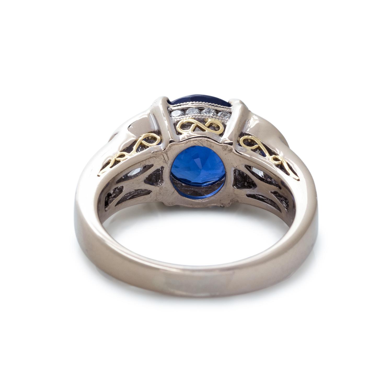 SAPPHIRE AND DIAMOND RING