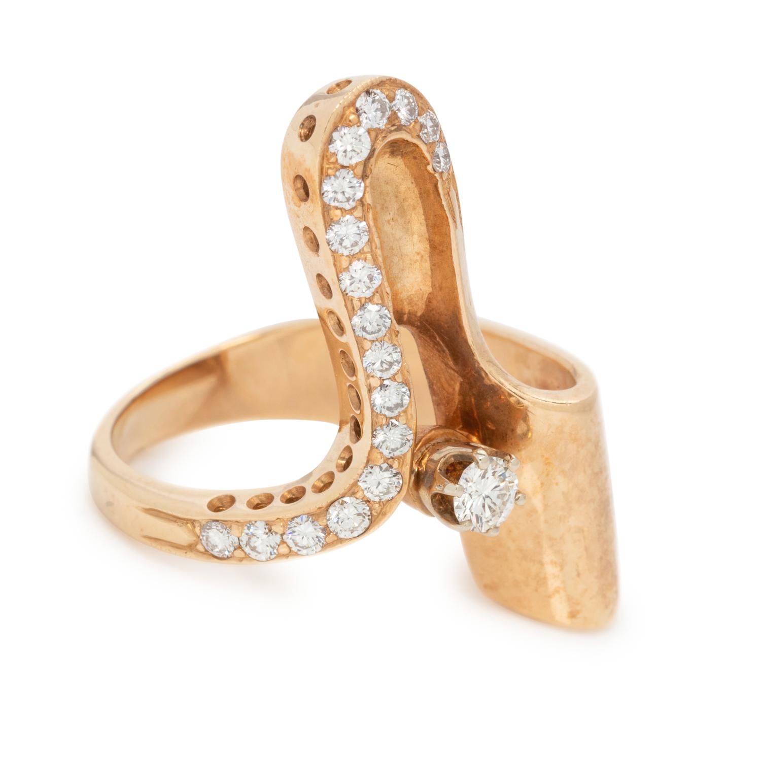 YELLOW GOLD AND DIAMOND RING