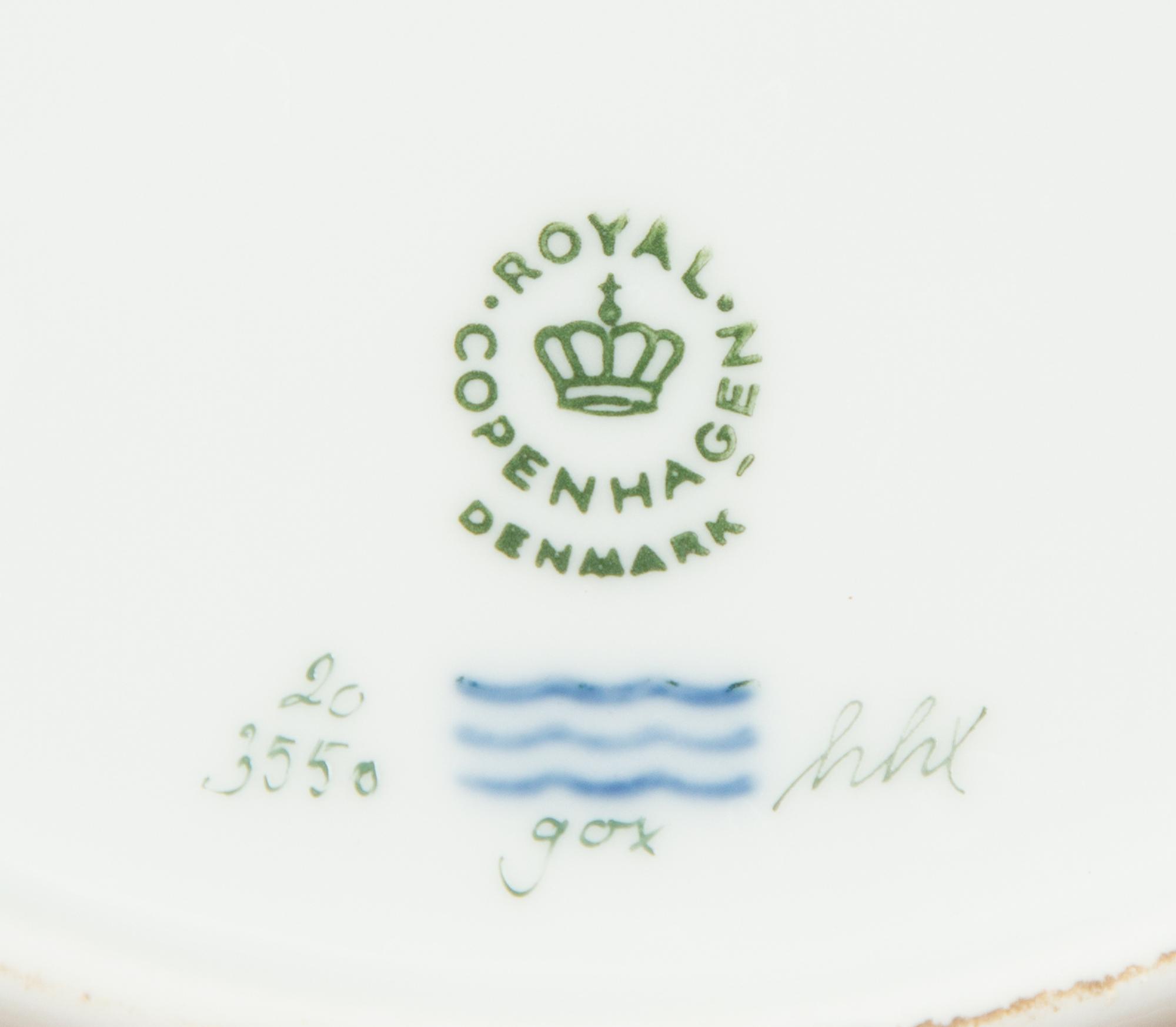 Thirteen Royal Copenhagen Flora Danica Porcelain Luncheon Plates