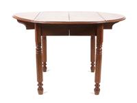 An American Pine Drop-Leaf Dining Table Height 29 1/2 x width 47 x depth 38 inches (open). — 20TH CENTURY