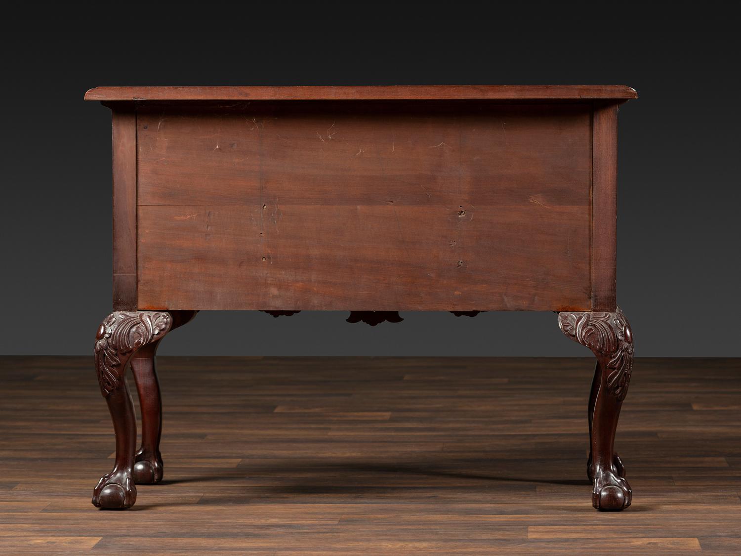 A Chippendale Style Shell-Carved Mahogany Dressing Table