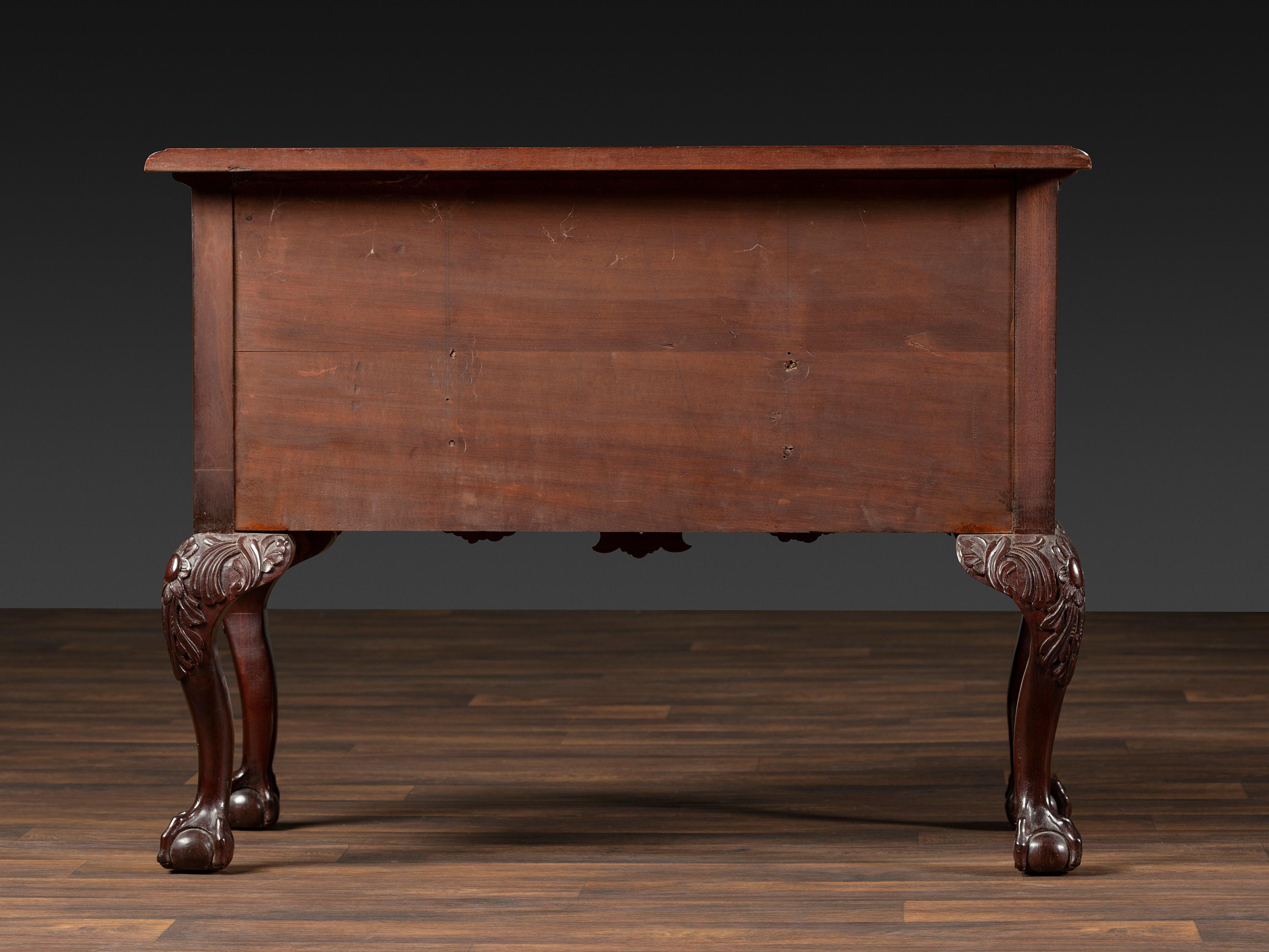 A Chippendale Style Shell-Carved Mahogany Dressing Table