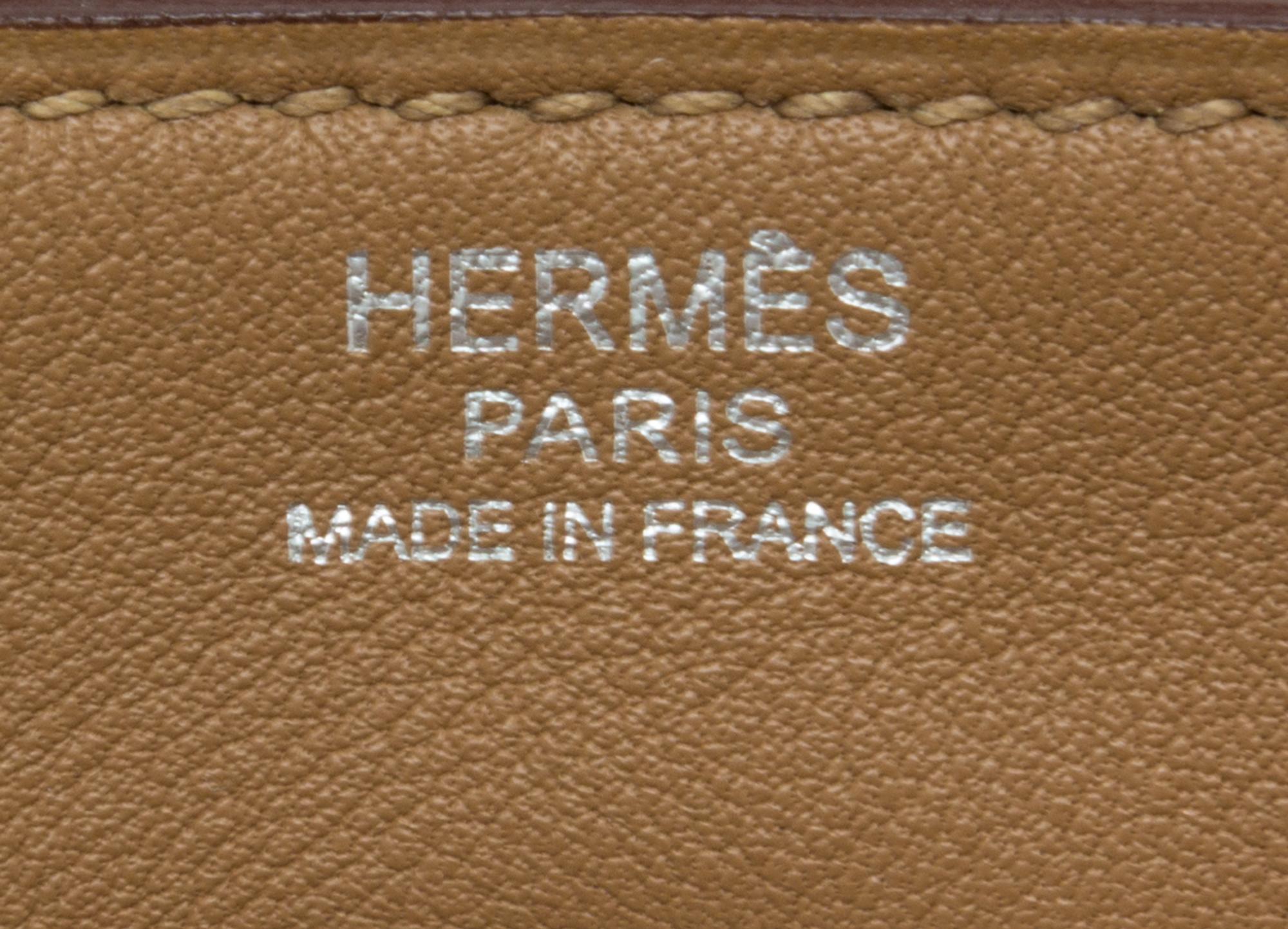 An Hermes Naturale Swift Lindy 30 Handbag, 12" x 7.5" x 6.5".