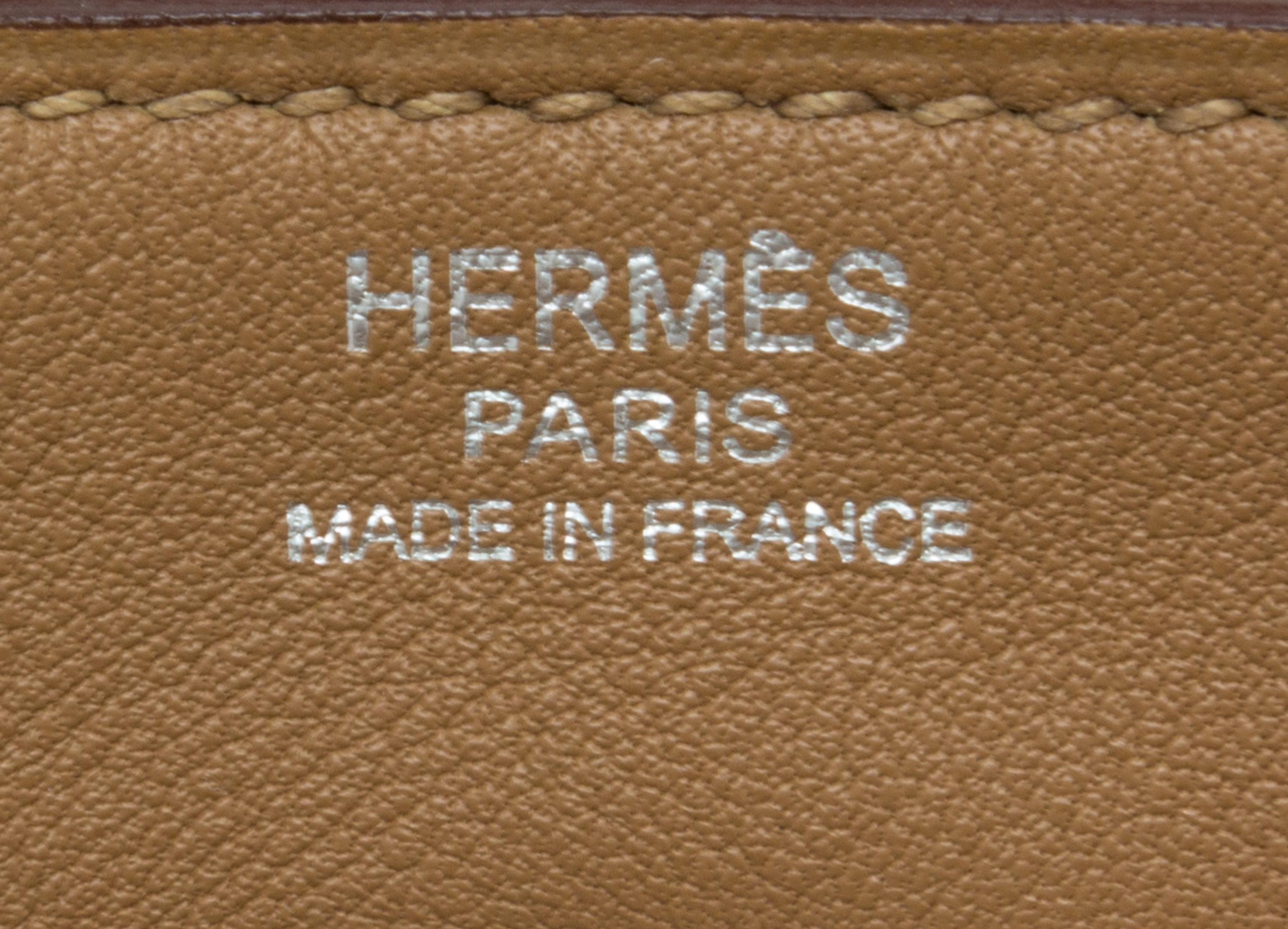 An Hermes Naturale Swift Lindy 30 Handbag, 12" x 7.5" x 6.5".