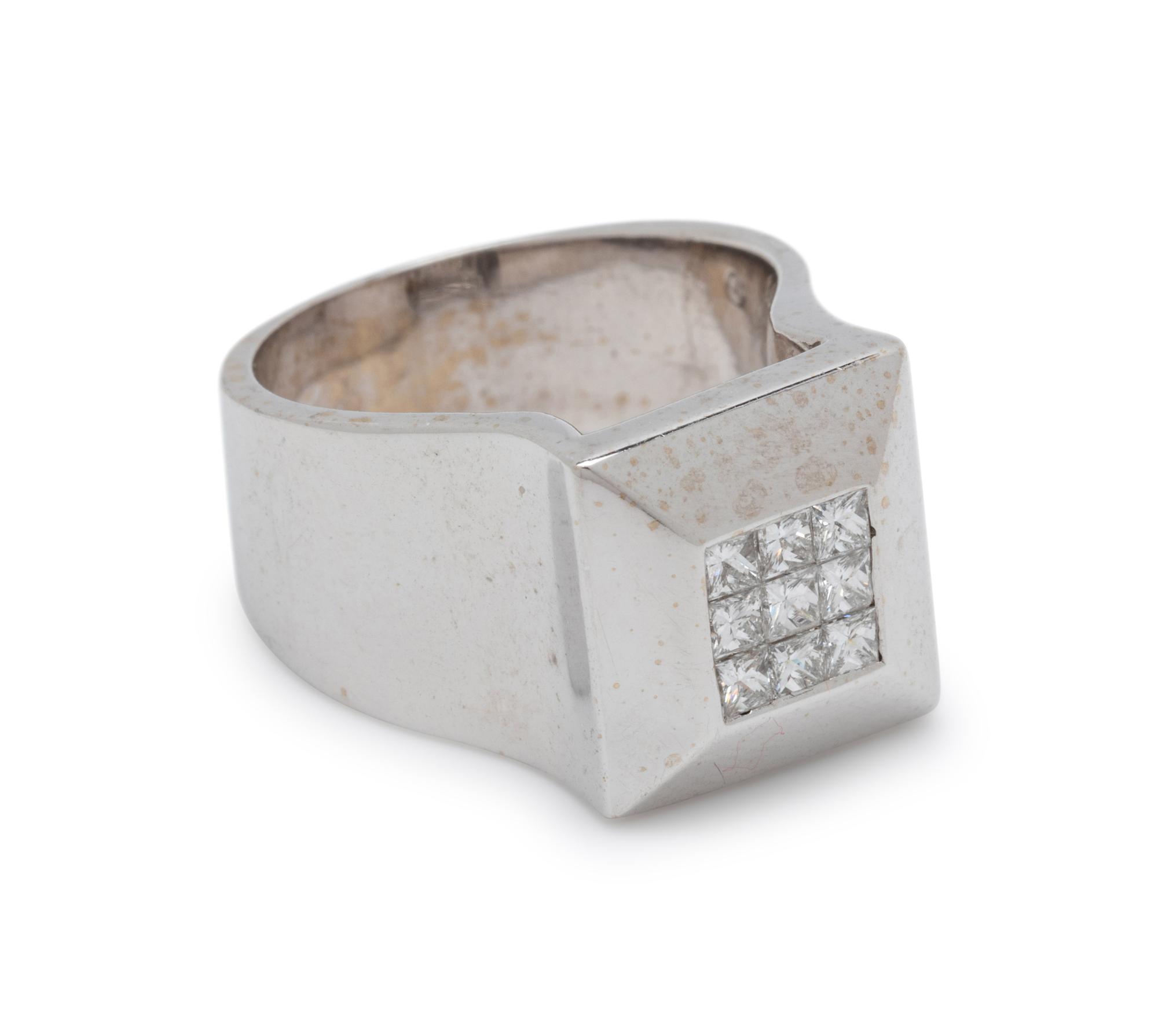 WHITE GOLD AND DIAMOND RING