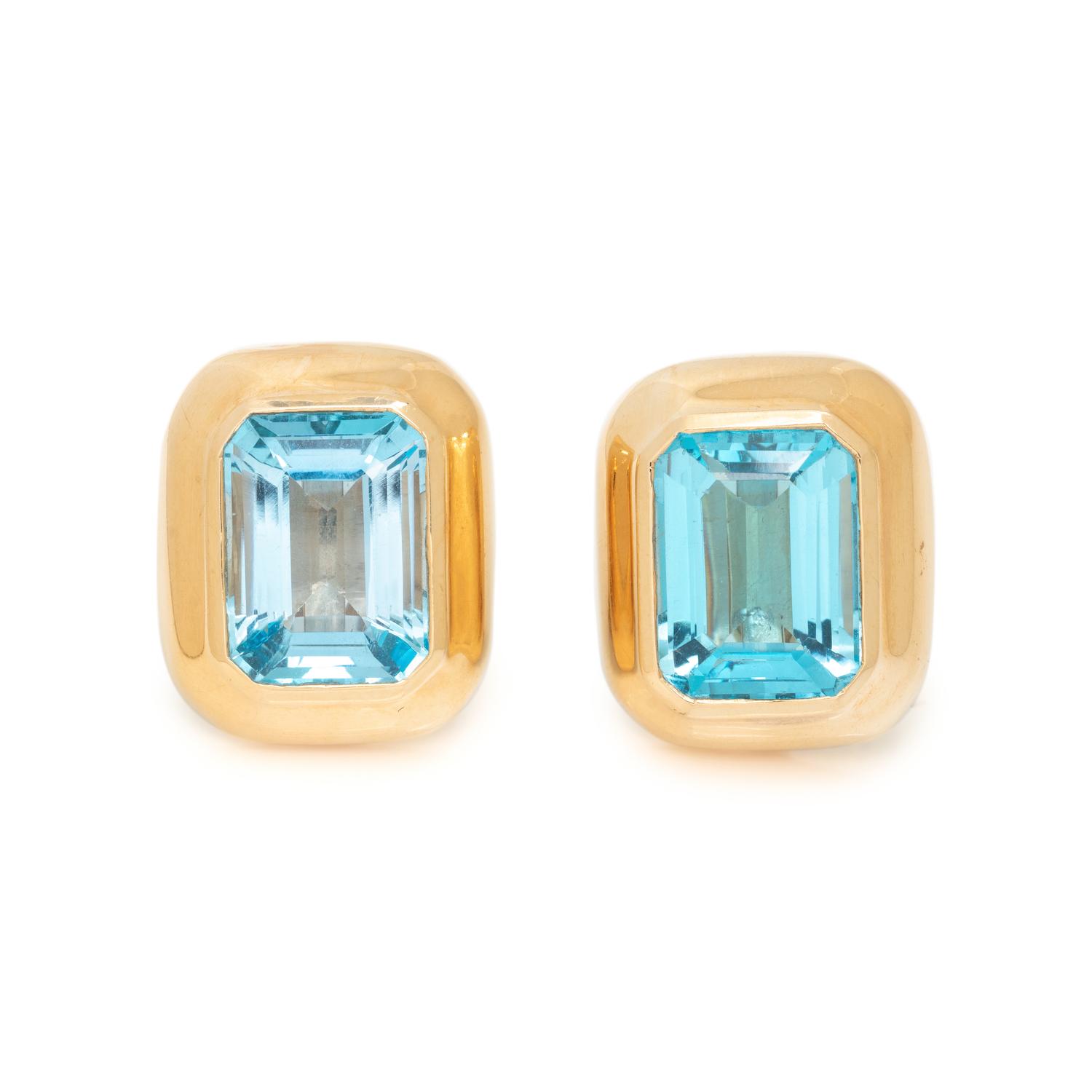 YELLOW GOLD AND BLUE TOPAZ EARCLIPS