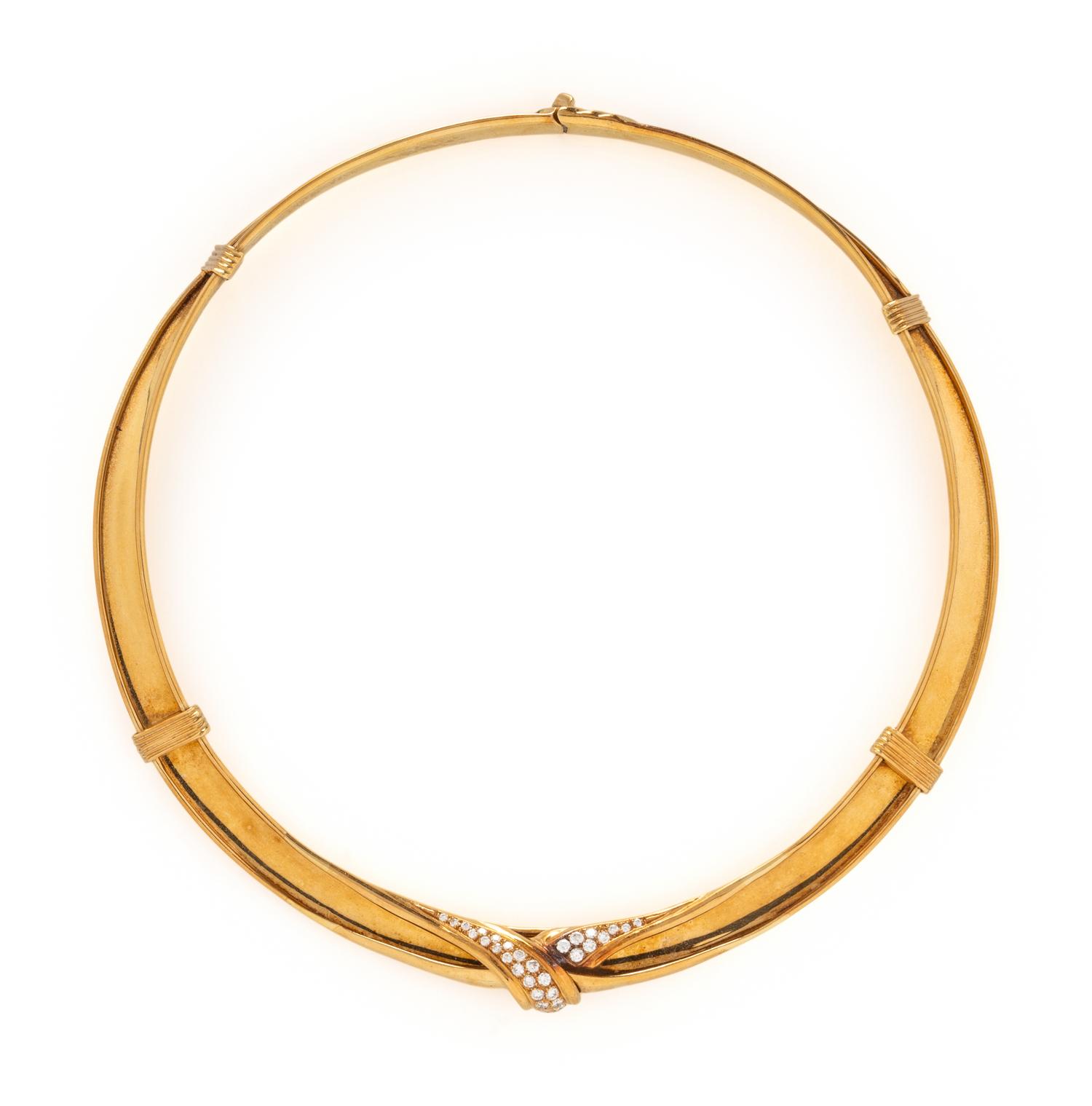 YELLOW GOLD AND DIAMOND NECKLACE