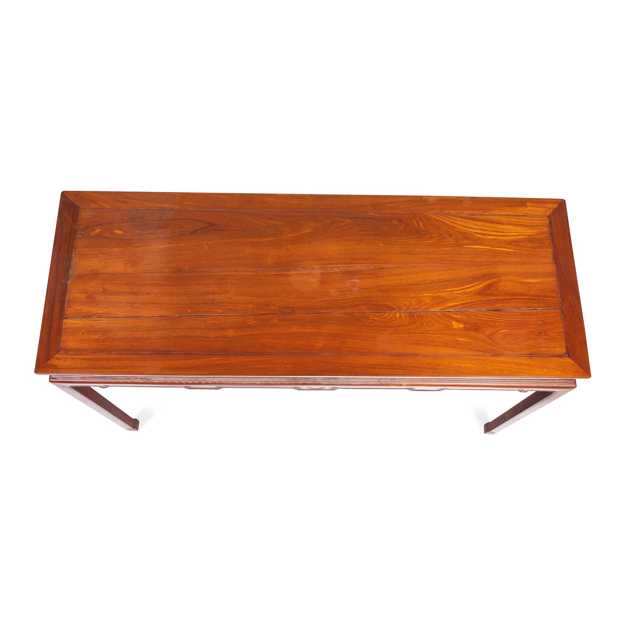 An Impressive Chinese Huanghuali and Hardwood Painting Table, Hua'An, 18th/Early 19th Century 清中期 黃花梨拼硬木有束腰如意纹大畫案