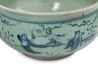 A Near Pair of Chinese Export Porcelain Jardinières