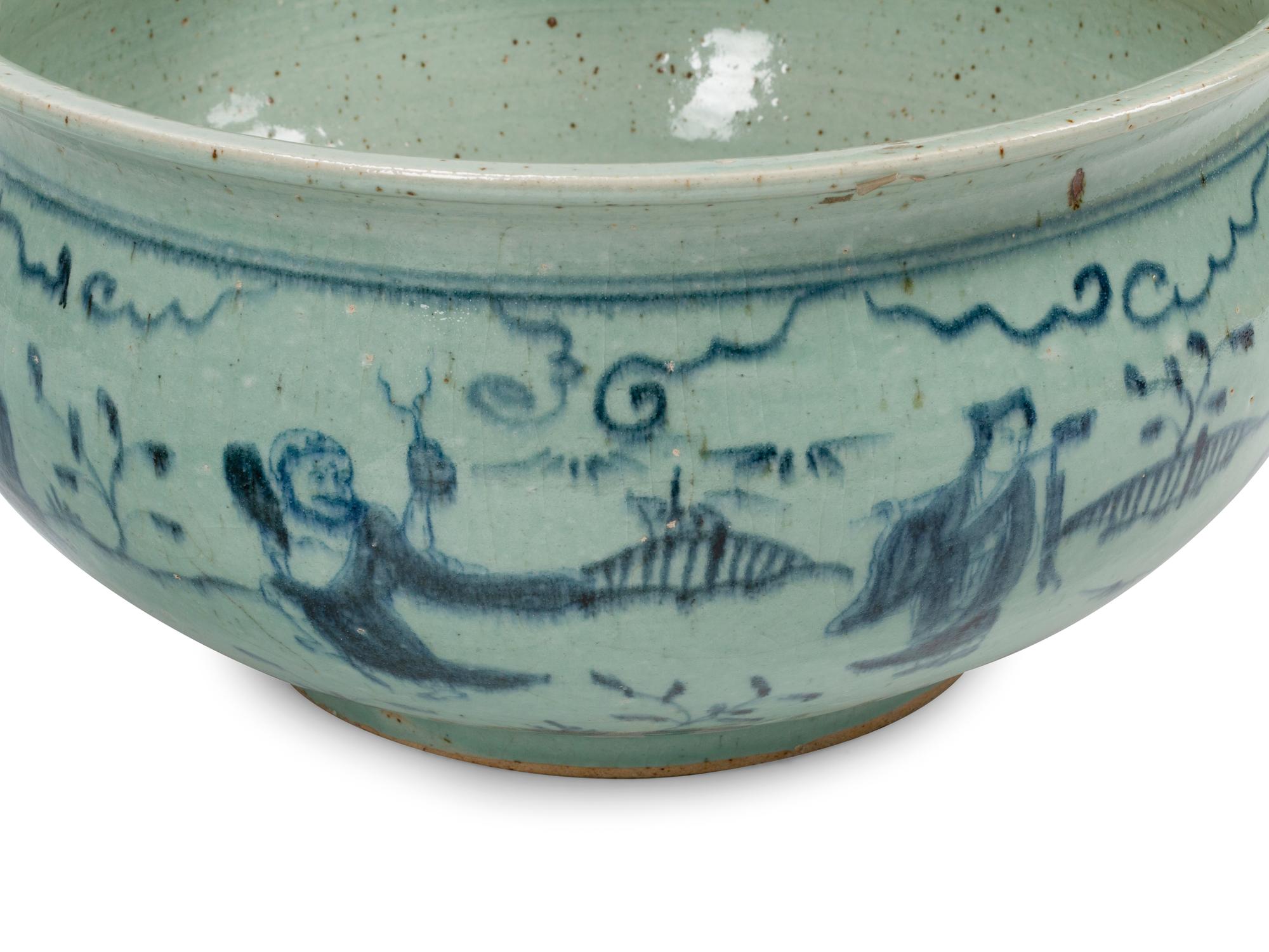A Near Pair of Chinese Export Porcelain Jardinières