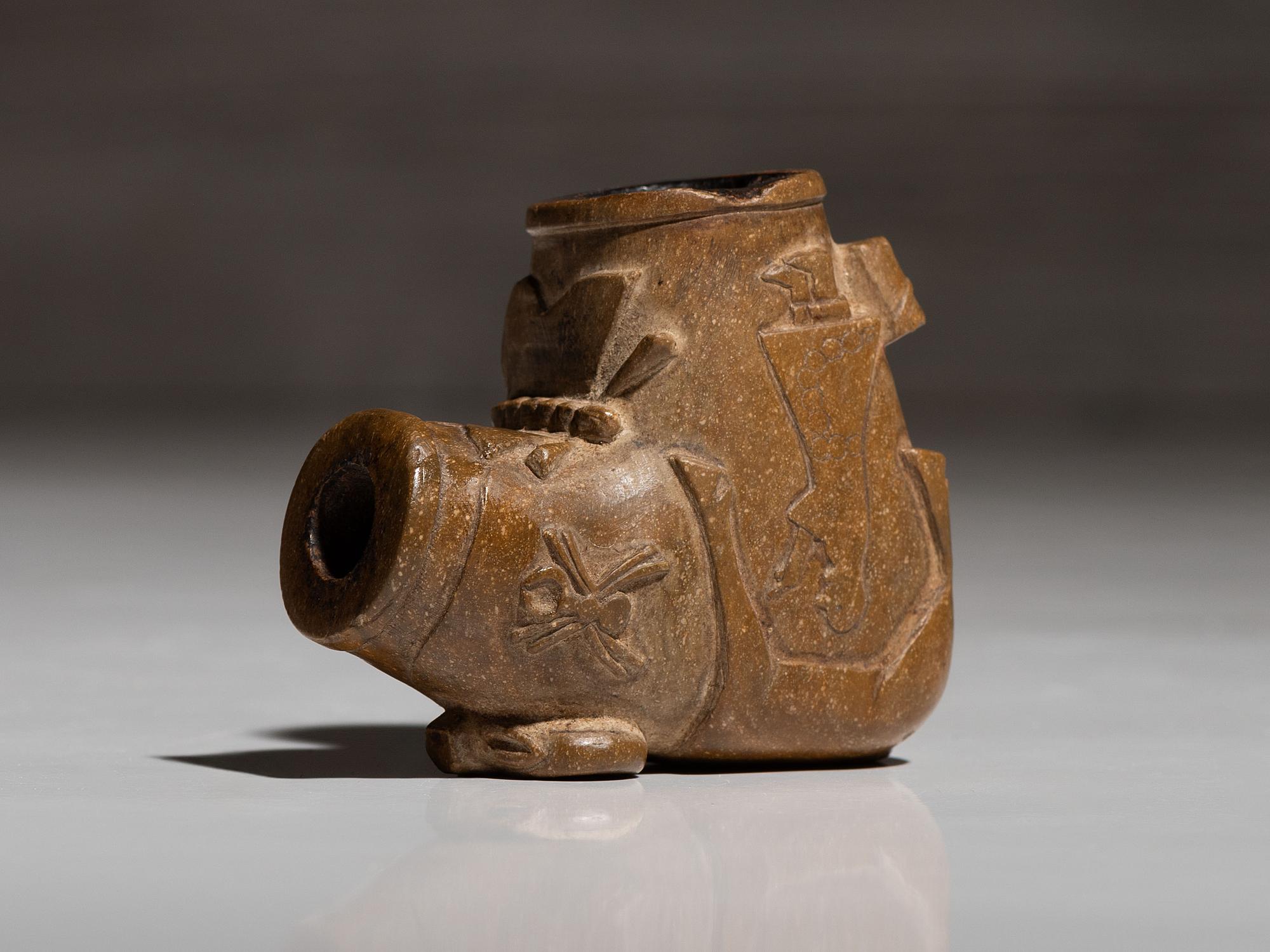 Sioux Claystone Effigy Pipe Bowl