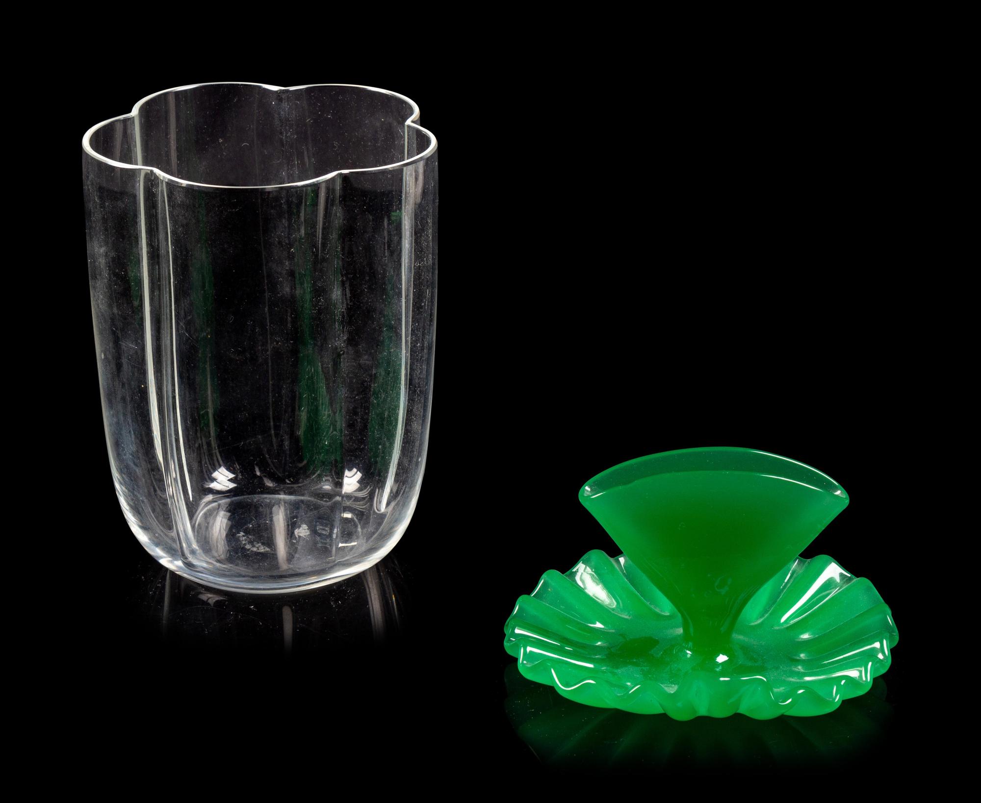 A Lobed Vase with an Ash Receiver