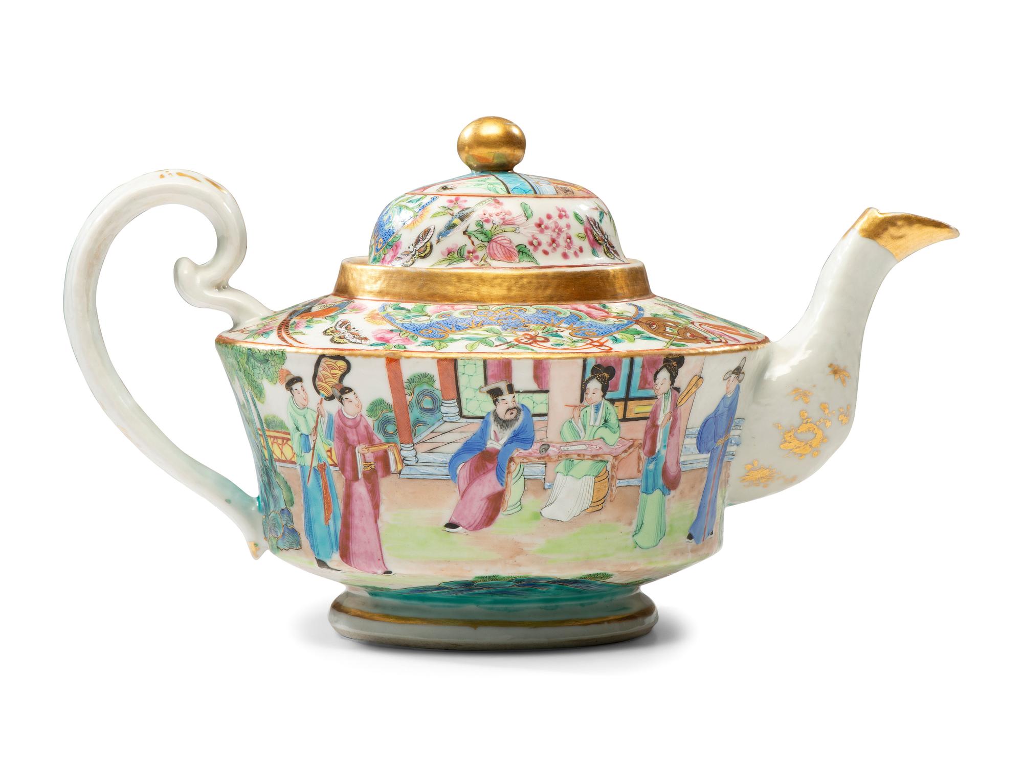 A Chinese Export Canton Famille Rose Porcelain Dinner Service