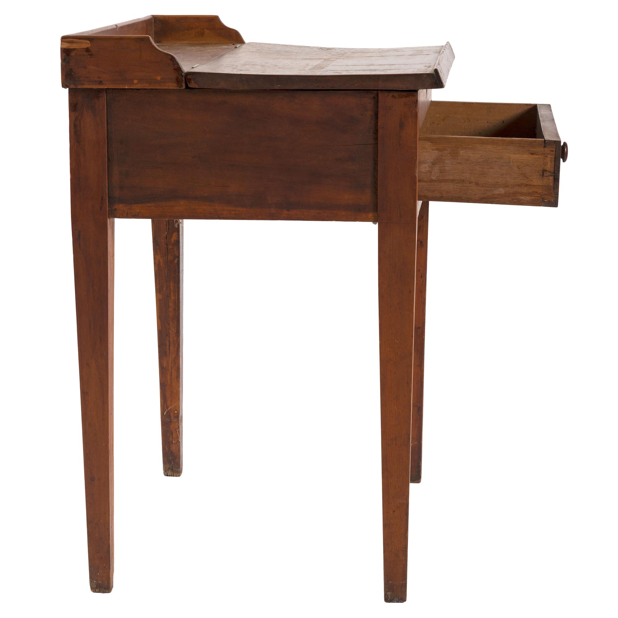 A One-Drawer Student's Desk