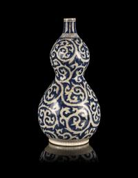 A Japanese Blue and White Porcelain Vase