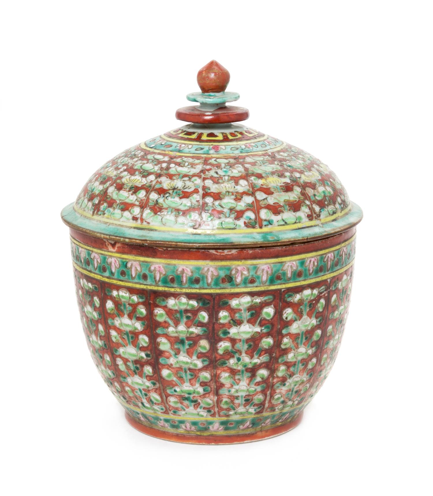 A Chinese Export Porcelain "Bencharon" Covered Vessel Height 8 1/4 inches. — 19TH CENTURY