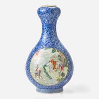 A finely-decorated Chinese yangcai and underglaze blue-decorated porcelain garlic-bulb mouth vase 洋彩灑藍地蒜頭瓶 Qianlong six-character seal mark ?????