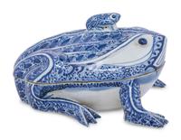 A Chinese Export Blue and White Porcelain Frog-Form Soup Tureen and Cover
