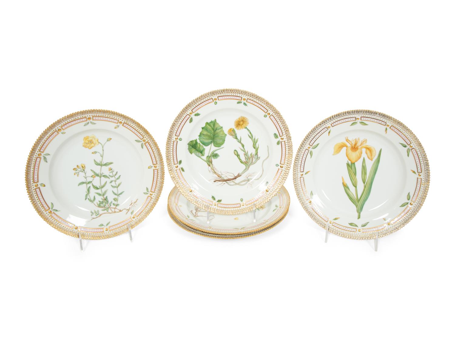 Thirteen Royal Copenhagen Flora Danica Porcelain Dinner Plates