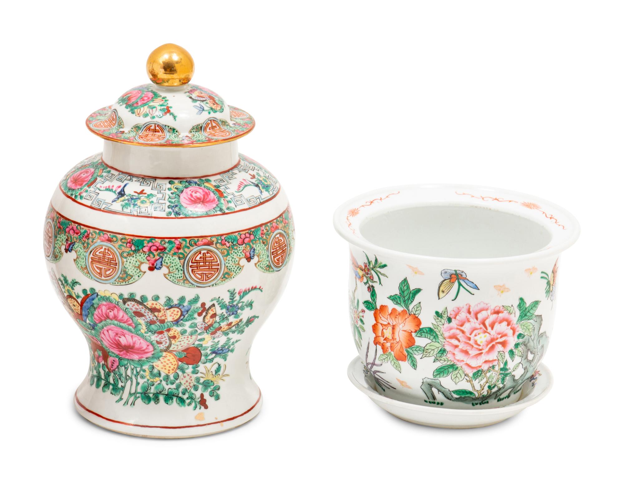 Three Pairs of Chinese Export Porcelain Style Decorative Articles