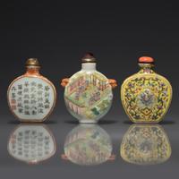 Three Chinese Famille Rose Porcelain Snuff Bottles, 19th to 20th Century — 晚清-民國 粉彩鼻煙壺三支