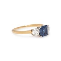 SAPPHIRE AND DIAMOND RING