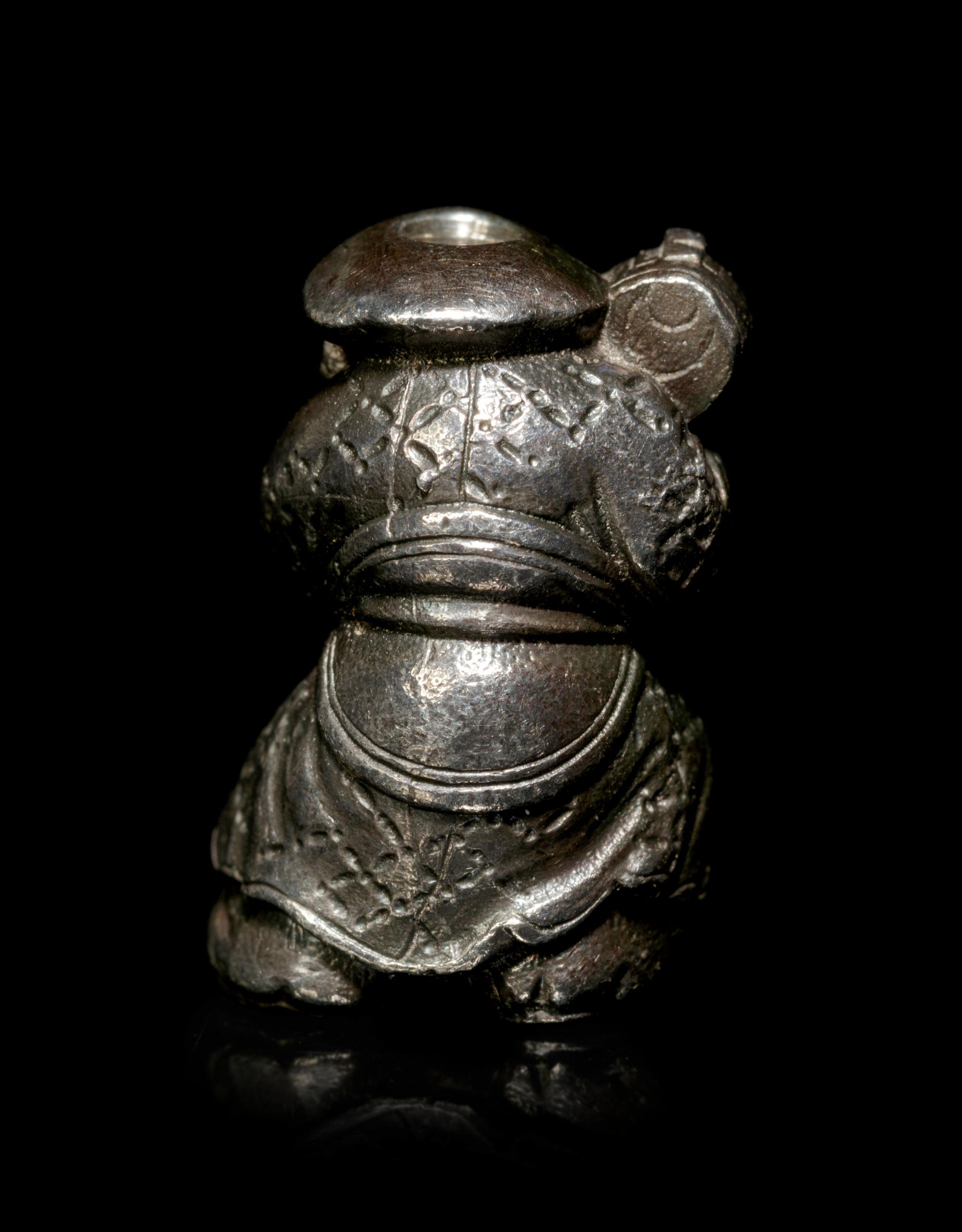 A Bronze Figural-Form Ojime