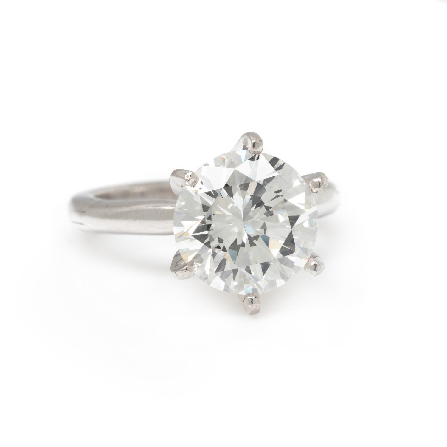 DIAMOND RING