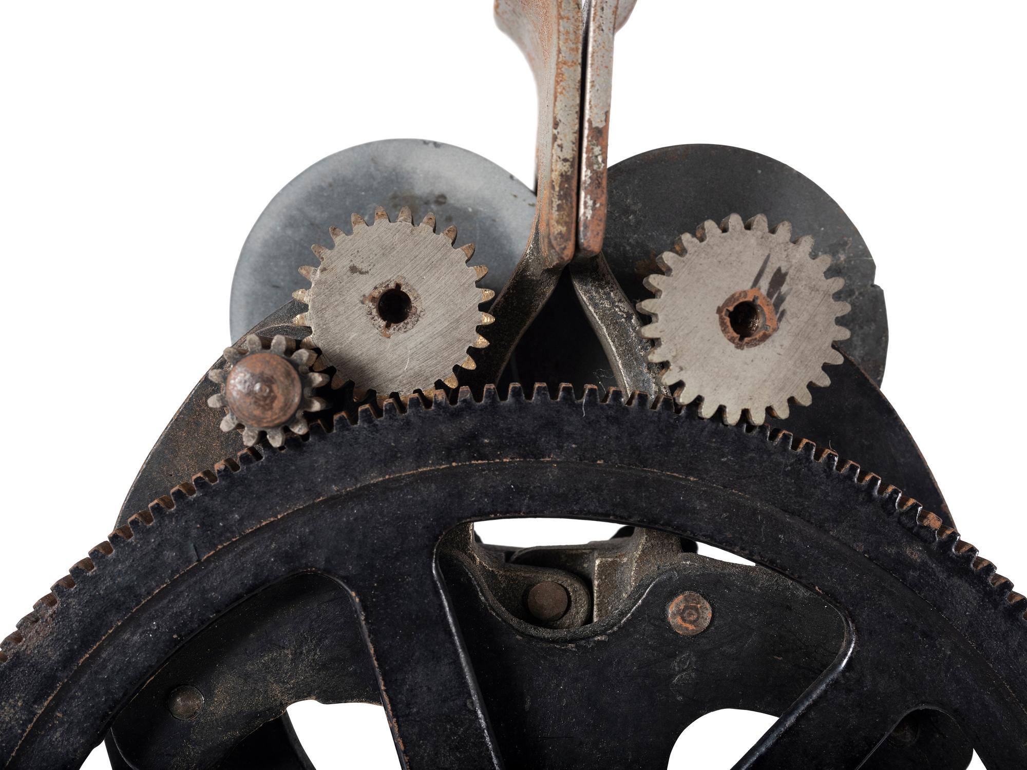 A Hand-Crank Sharpener by The Universal Sharpening Machine Company