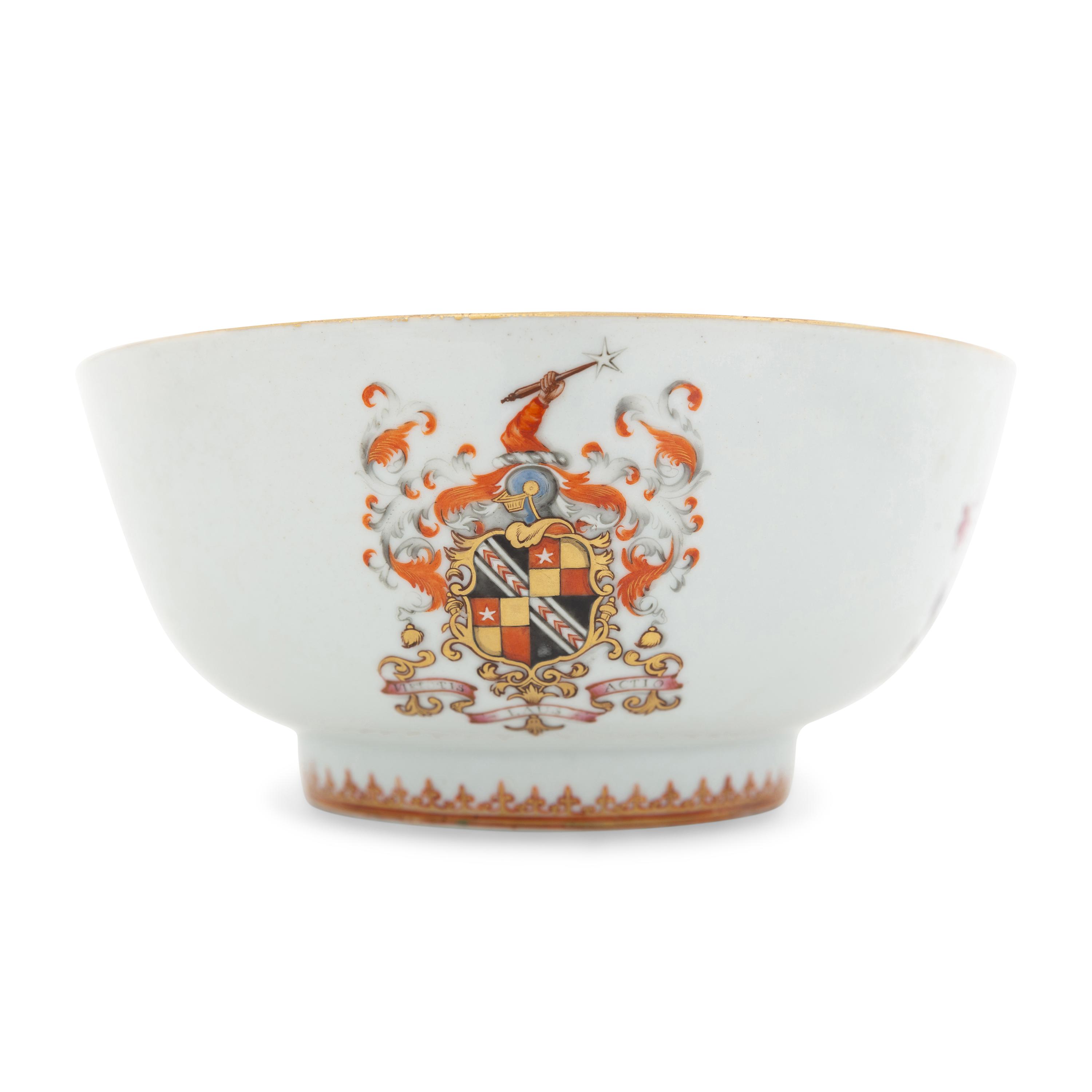 A Group of Six Chinese Export Porcelain Table Articles, 18th to early 19th Century 近代 外銷徽章瓷一組六件