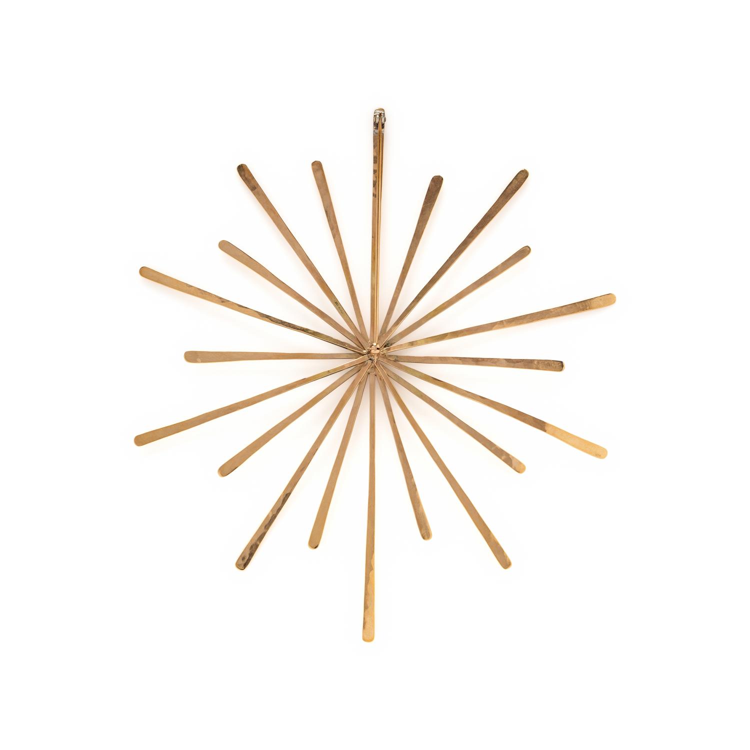 YELLOW GOLD NECKLACE AND BROOCH