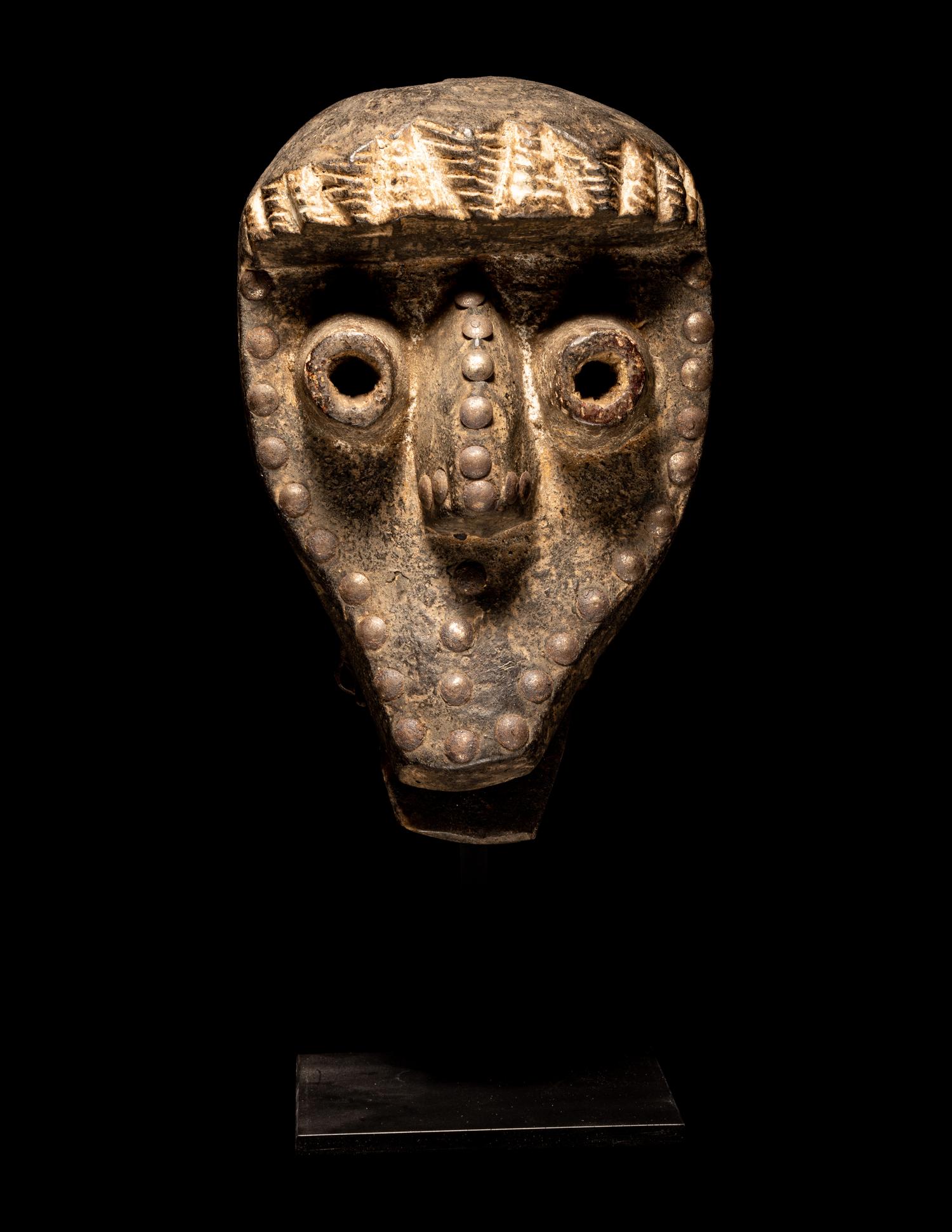 A Dan-Guere Wobe Wood Mask