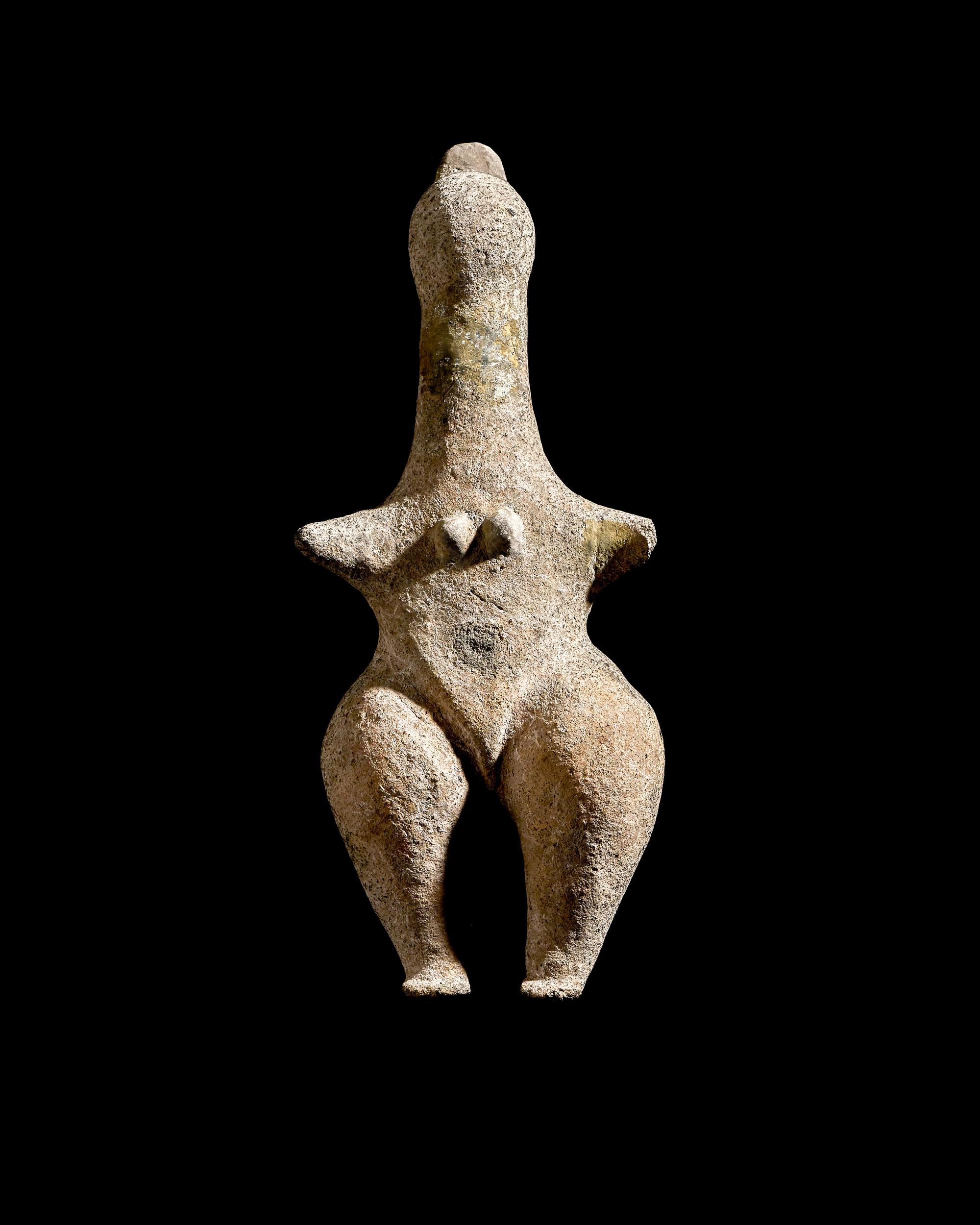 An Amlash Terracotta Female Figure