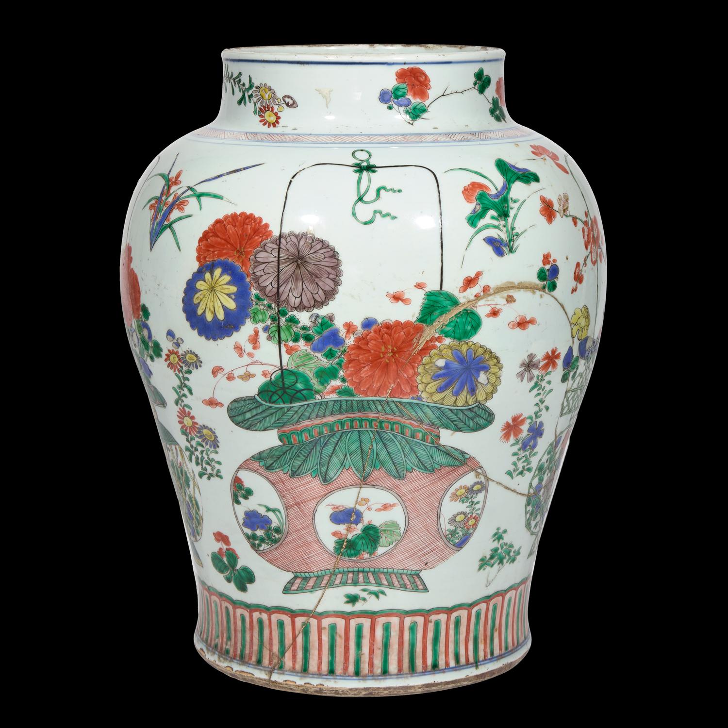 A Chinese Famille Verte 'Flower Basket' Porcelain Large Jar, Kangxi Period 清康熙 五彩花籃圖將軍罐
