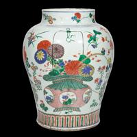 A Chinese Famille Verte 'Flower Basket' Porcelain Large Jar, Kangxi Period 清康熙 五彩花籃圖將軍罐