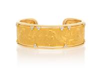 An 18 Karat Yellow Gold and Diamond Romeo and Juliette Cuff, Carrera y Carrera, 18.80 dwts.