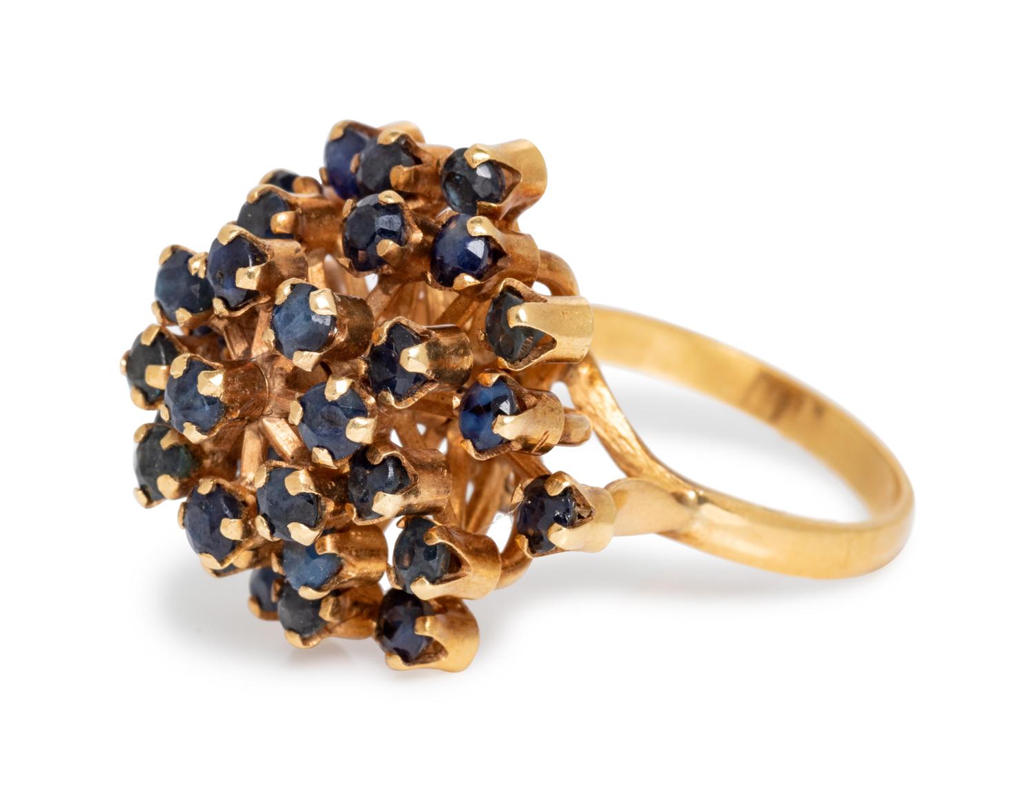 An 18 Karat Yellow Gold and Sapphire Ring,