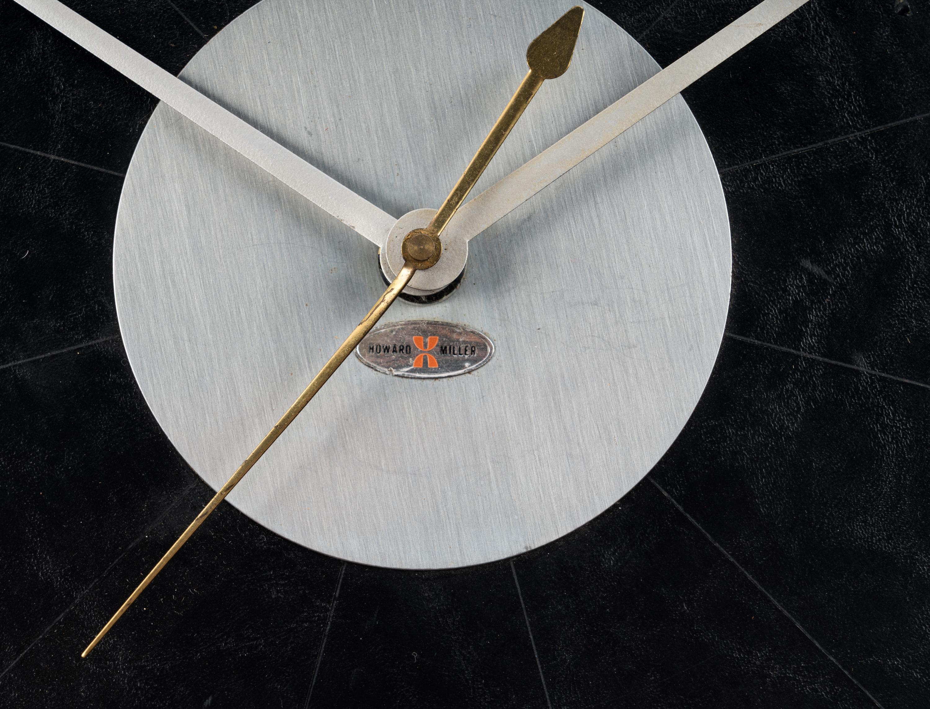 Wall Clock, model 2504 Howard Miller Clock Company, USA