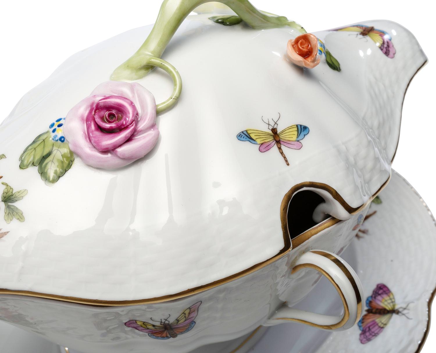 A Herend Rothschild Bird Porcelain Dinner Service