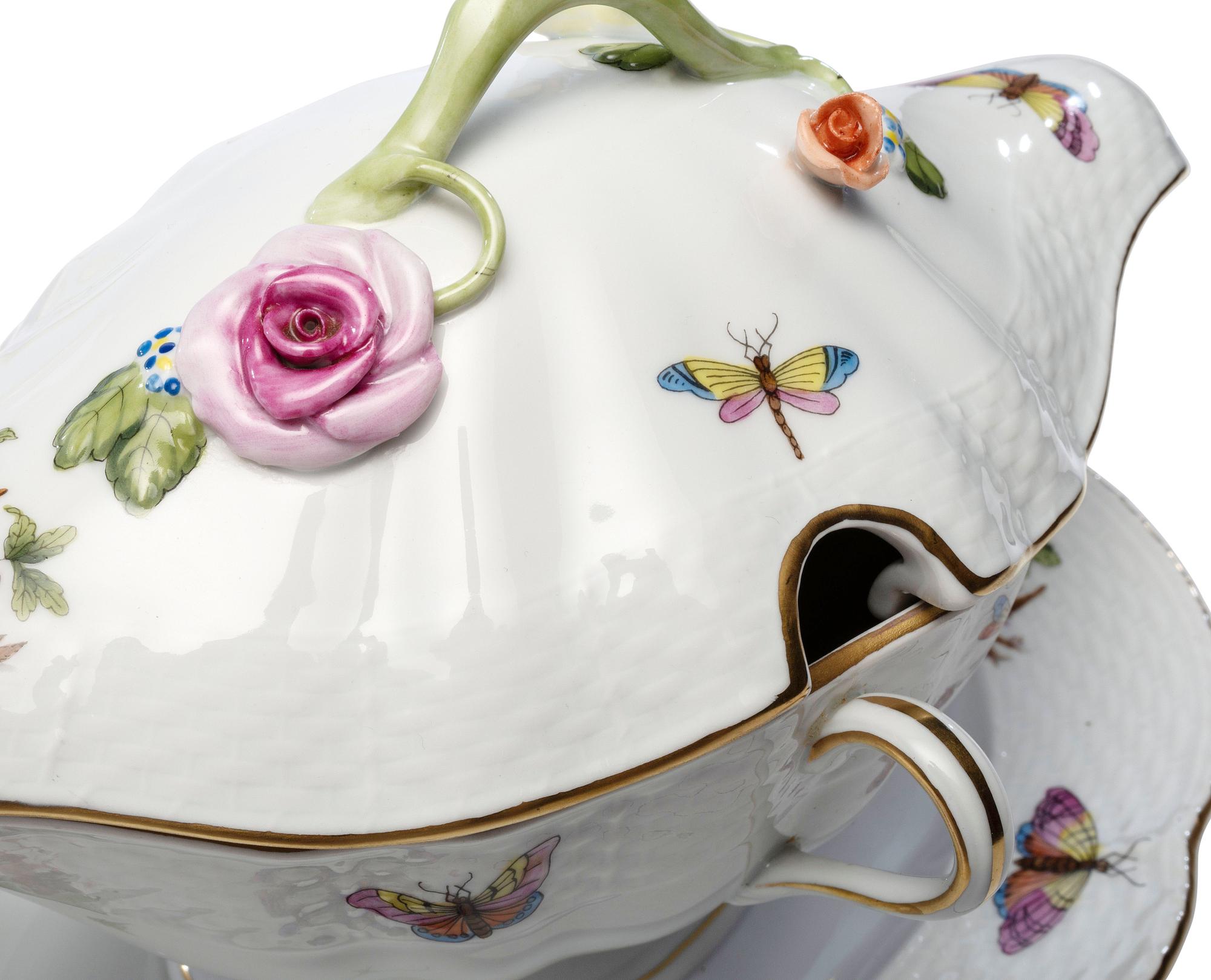 A Herend Rothschild Bird Porcelain Dinner Service