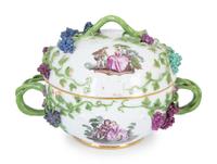 A Meissen Porcelain Lidded Bowl and Undertray with Applied Grape Clusters — 19TH CENTURY