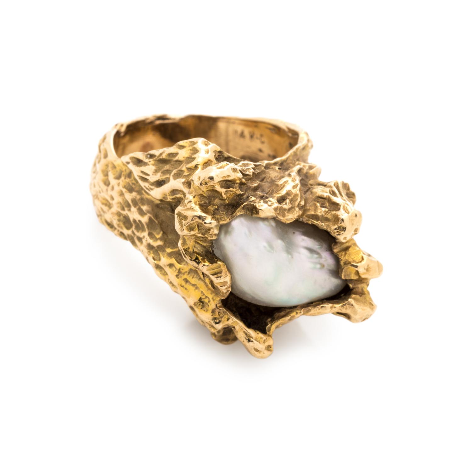 BRUTALIST, YELLOW GOLD AND CULTURED FRESHWATER PEARL RING